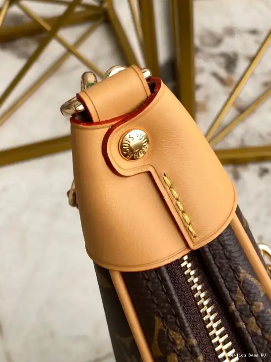 Affordable VUITTON LOOP LOUIS 0531